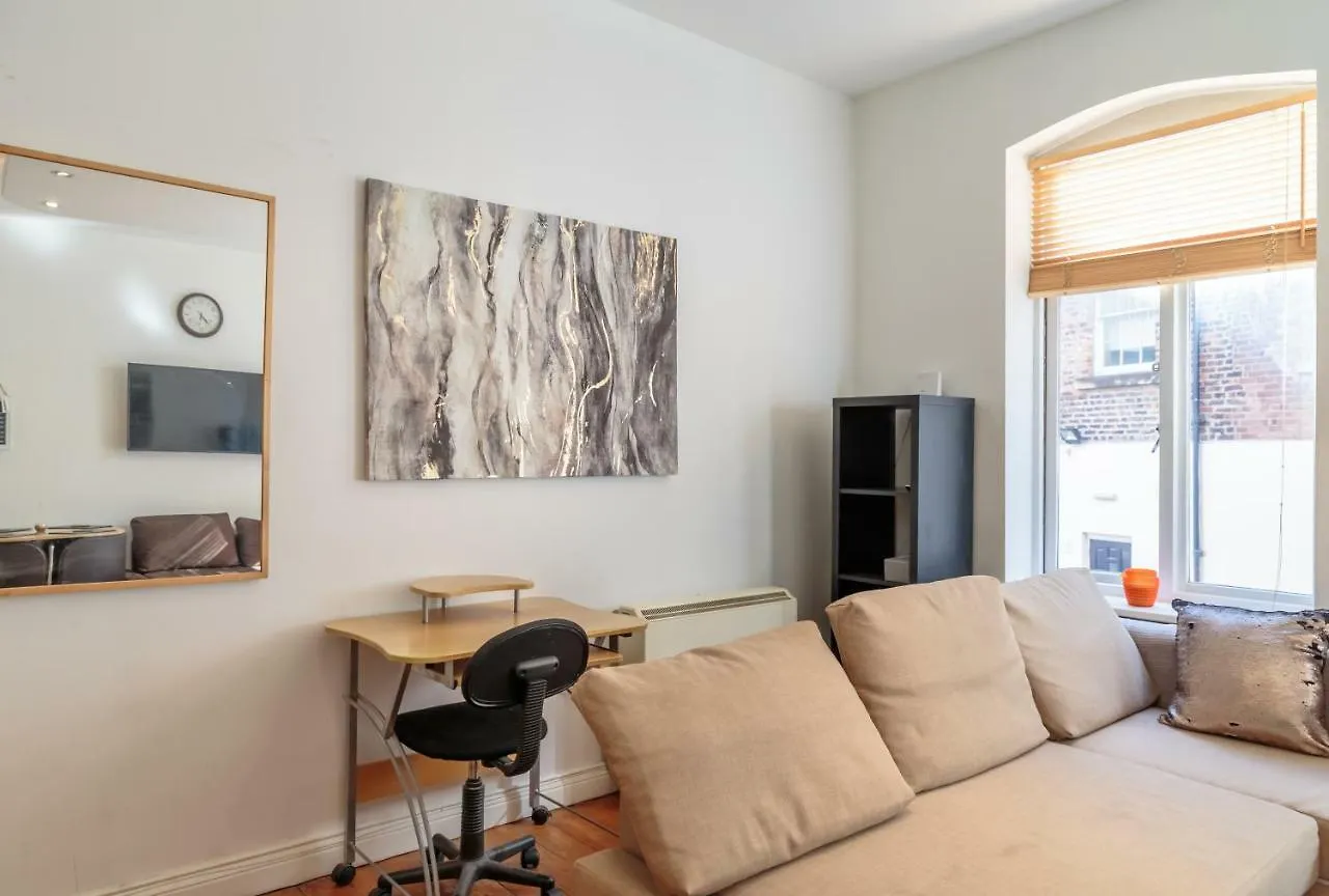 Luxury Central Newcastle Apartment 20 0*, Newcastle upon Tyne
